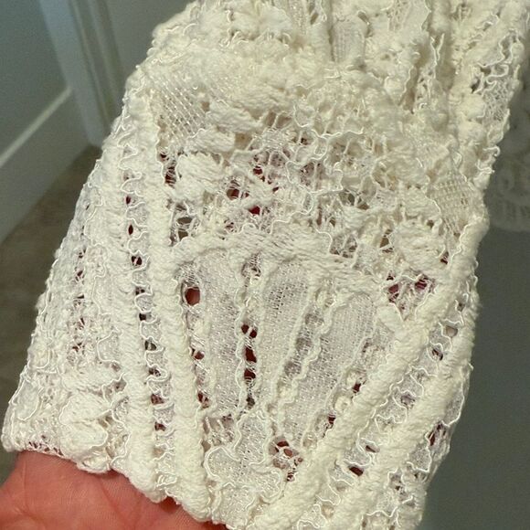 Vince Camuto White Lace Button-Down Shirt with scalloped hemline size medium - Picture 3 of 10